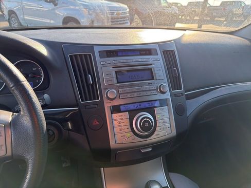 Used 2012 Hyundai Veracruz Limited w/ Entertainment Pkg image 10