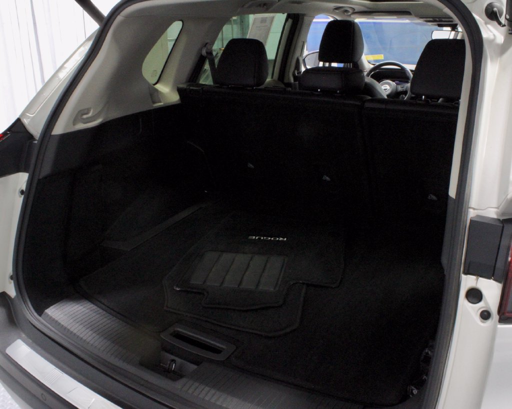 Certified 2023 Nissan Rogue SV w/ SV Premium B Package AWD/4WD image 15