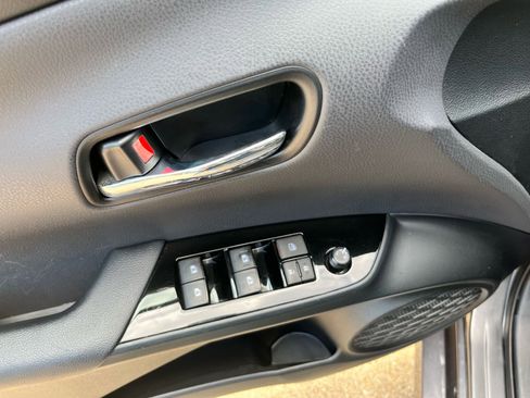 Used 2018 Toyota Prius Prime Premium image 10