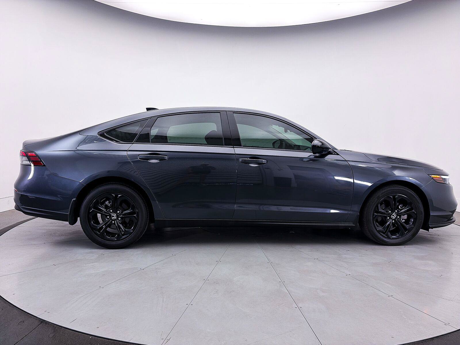 Used 2025 Honda Accord SE image 39