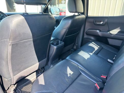 Used 2020 Toyota Tacoma TRD Sport w/ TRD Premium Sport Package image 18