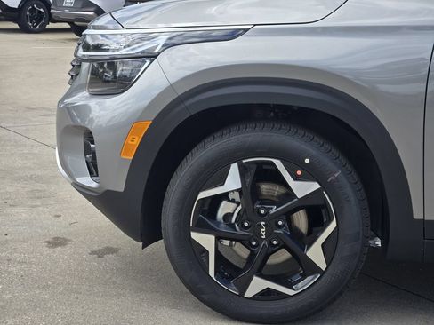 New 2026 Kia Seltos S FWD image 5