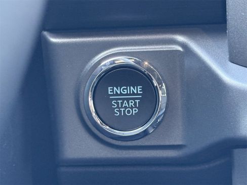 Used 2023 Ford F150 Lariat w/ Equipment Group 502A High image 20