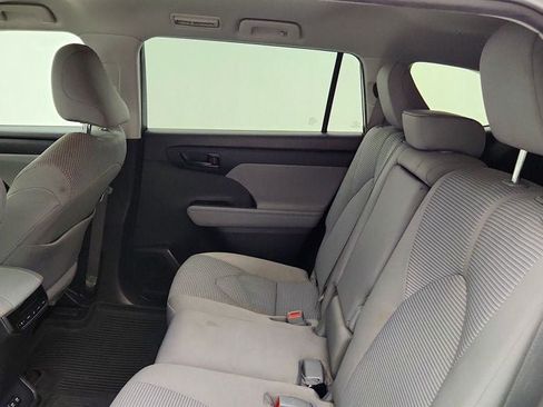 Used 2020 Toyota Highlander L AWD/4WD image 19