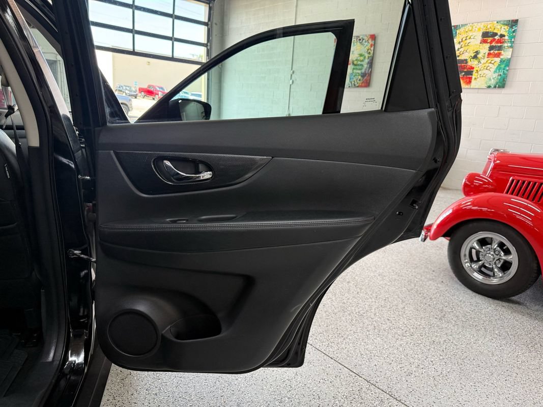 Used 2016 Nissan Rogue SL AWD/4WD image 18