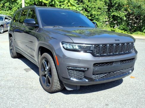 Used 2022 Jeep Grand Cherokee L Limited w/ Black Appearance Package AWD/4WD image 5