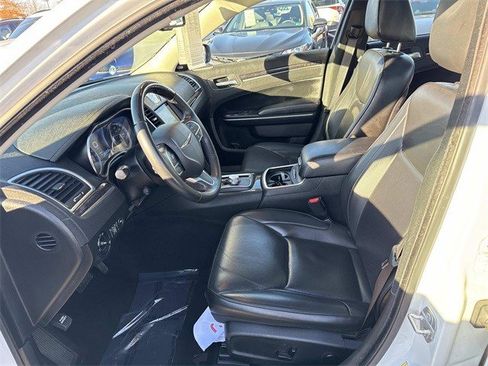 Used 2019 Chrysler 300 Limited w/ Safetytec Plus Group image 14
