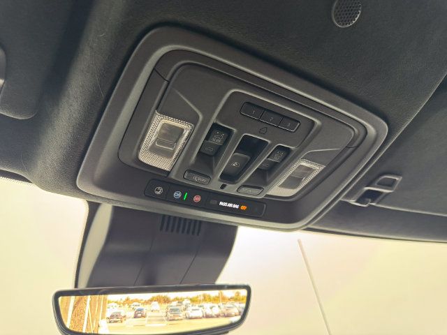 Used 2023 GMC Sierra 1500 Denali Ultimate AWD/4WD image 39