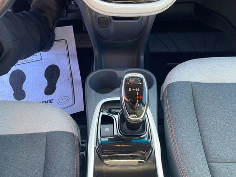 Used 2020 Chevrolet Bolt LT FWD image 20