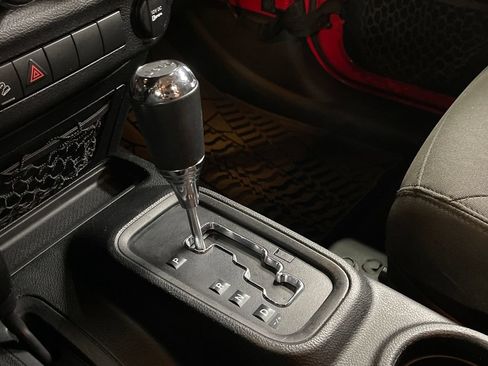 Used 2018 Jeep Wrangler Unlimited Sport S AWD/4WD image 25