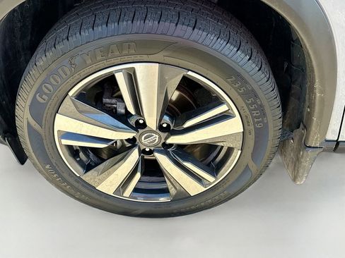 Used 2021 Nissan Rogue SL w/ Premium Package image 31