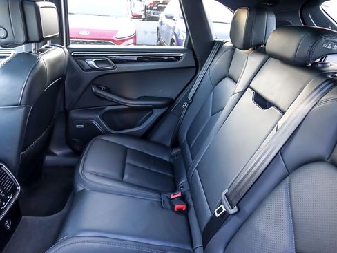 Used 2023 Porsche Macan image 14