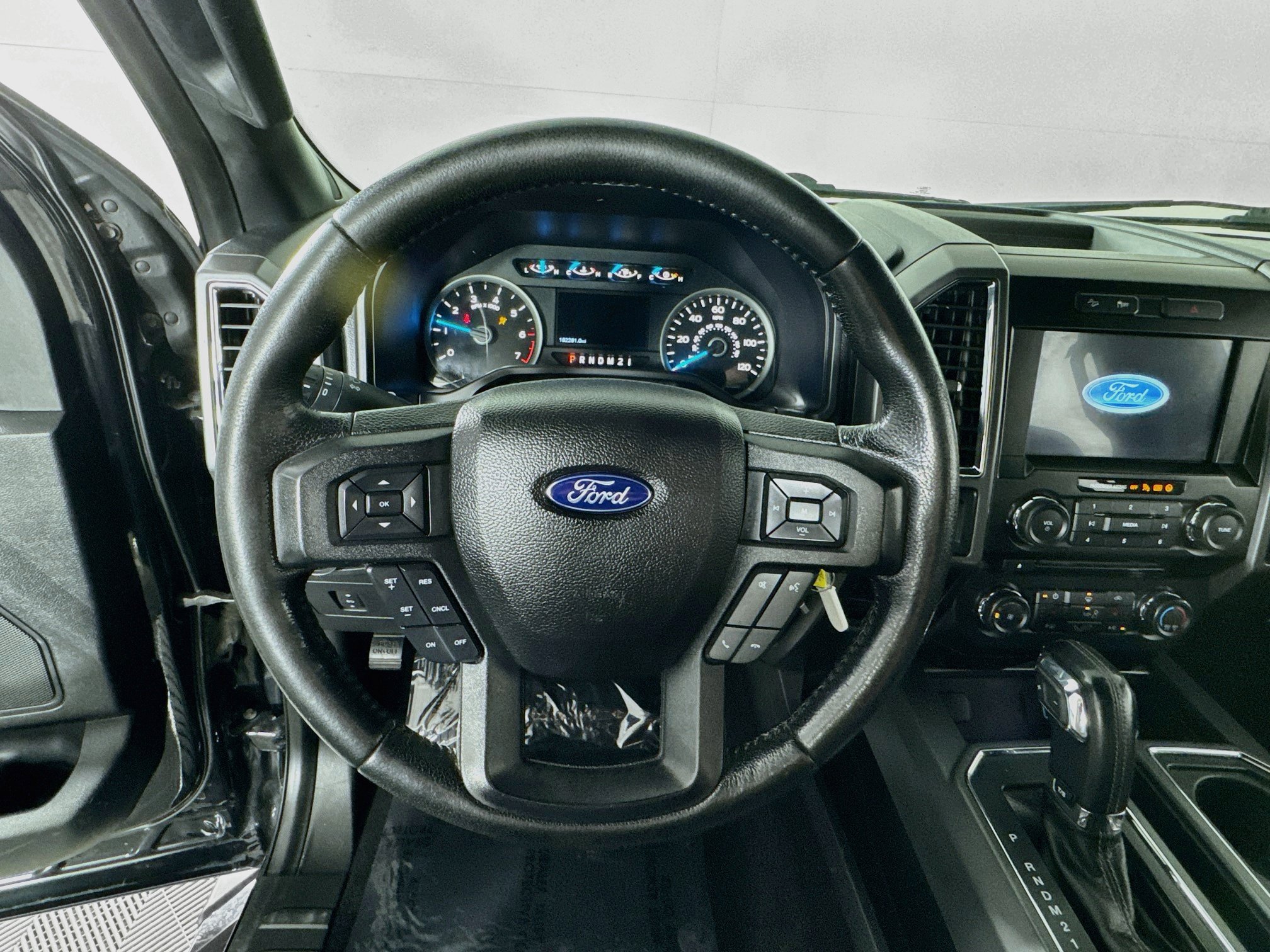 Used 2016 Ford F150 XLT w/ Equipment Group 302A Luxury AWD/4WD image 13