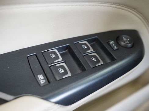 Used 2015 Cadillac SRX Luxury FWD image 26