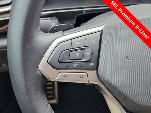 Used 2025 Volkswagen Atlas SEL Premium R-Line image 27