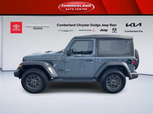 Used 2025 Jeep Wrangler Sport S image 5