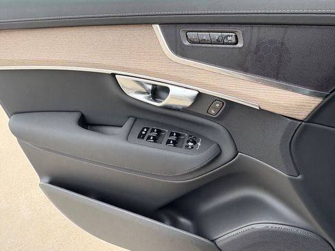 New 2026 Volvo XC90 B6 Core w/ Protection Package Premier image 17