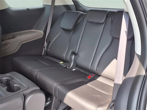 New 2026 Kia Carnival EX image 25