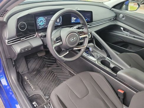 Certified 2023 Hyundai Elantra SEL w/ Convenience Package image 15