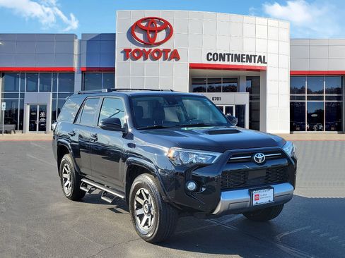 Certified 2020 Toyota 4Runner TRD Off-Road Premium w/ Moonroof Package image 2