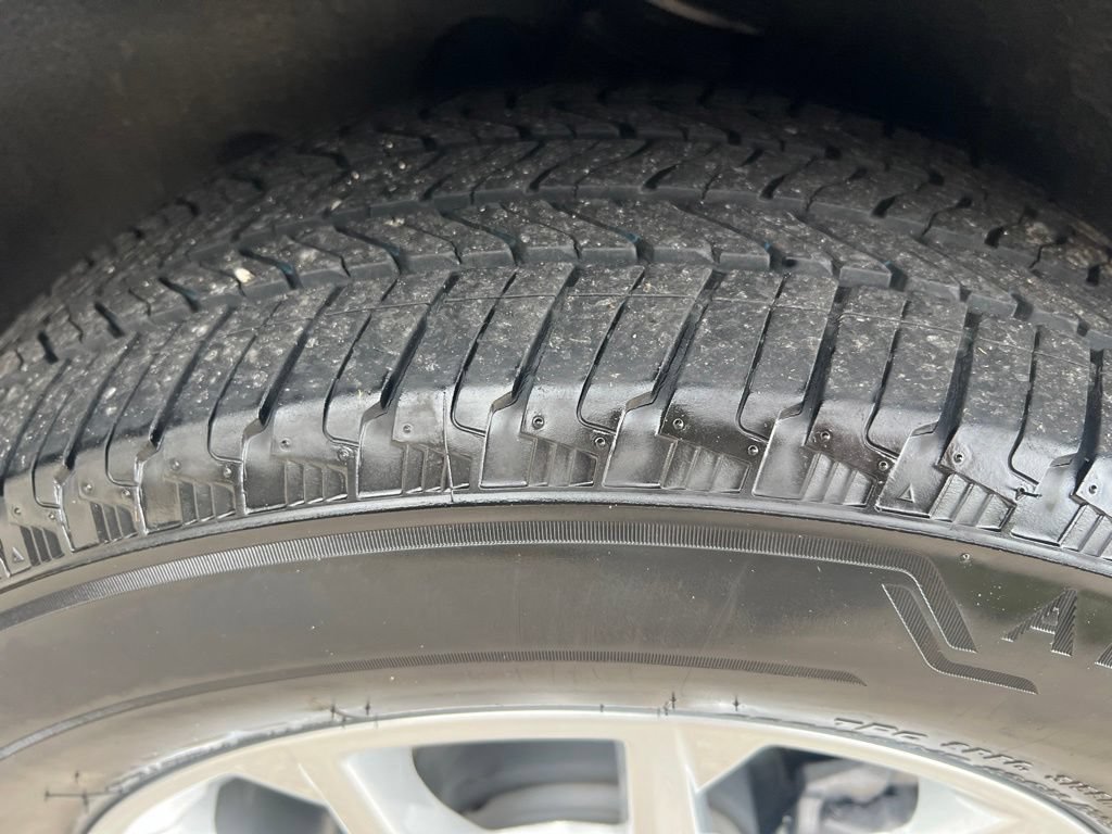 Used 2024 Chevrolet Equinox LT AWD/4WD image 44