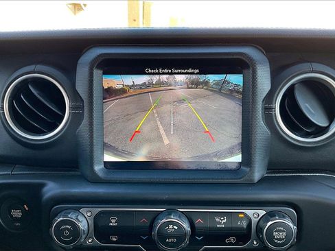 Certified 2018 Jeep Wrangler Unlimited Sahara image 13