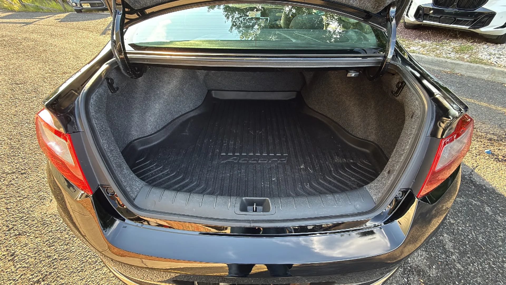 Used 2015 Honda Accord EX-L image 33