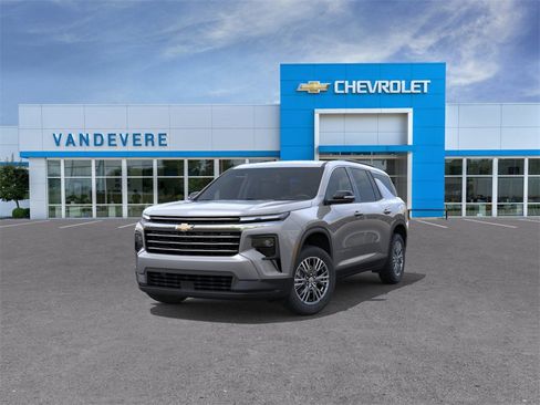 New 2026 Chevrolet Traverse LT w/ Driver Confidence Package image 8