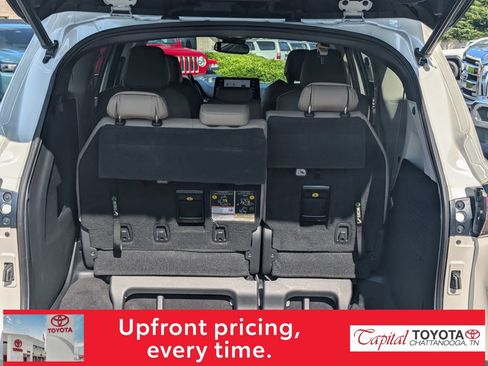Used 2021 Toyota Sienna XLE FWD image 10
