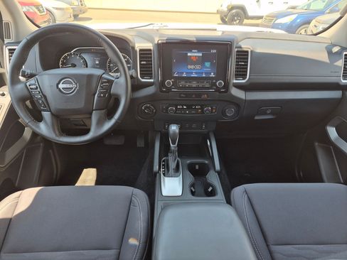 Used 2023 Nissan Frontier SV w/ Technology Package AWD/4WD image 27