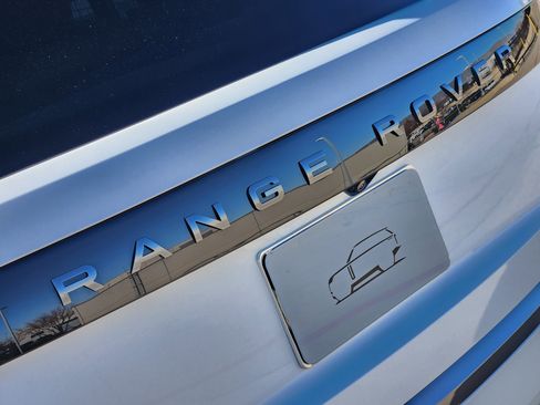 New 2026 Land Rover Range Rover Long Wheelbase SE image 11