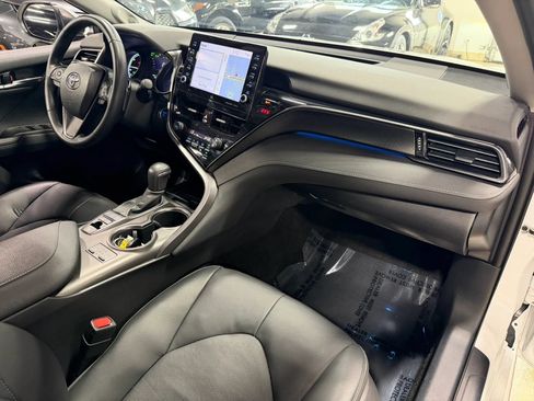 Used 2021 Toyota Camry XSE w/ Navigation Upgrade Package FWD image 8