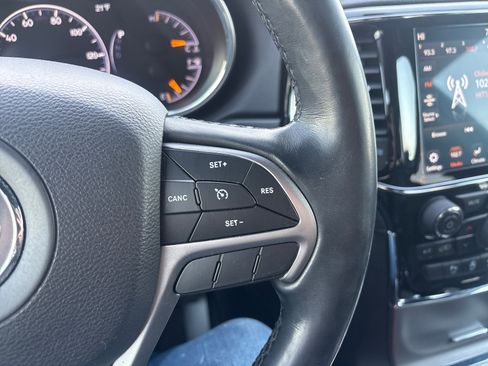 Used 2019 Jeep Grand Cherokee Altitude image 24