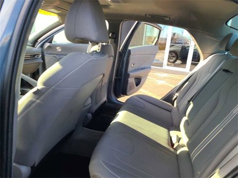 Used 2021 Hyundai Elantra SEL w/ Convenience + Premium Package image 21