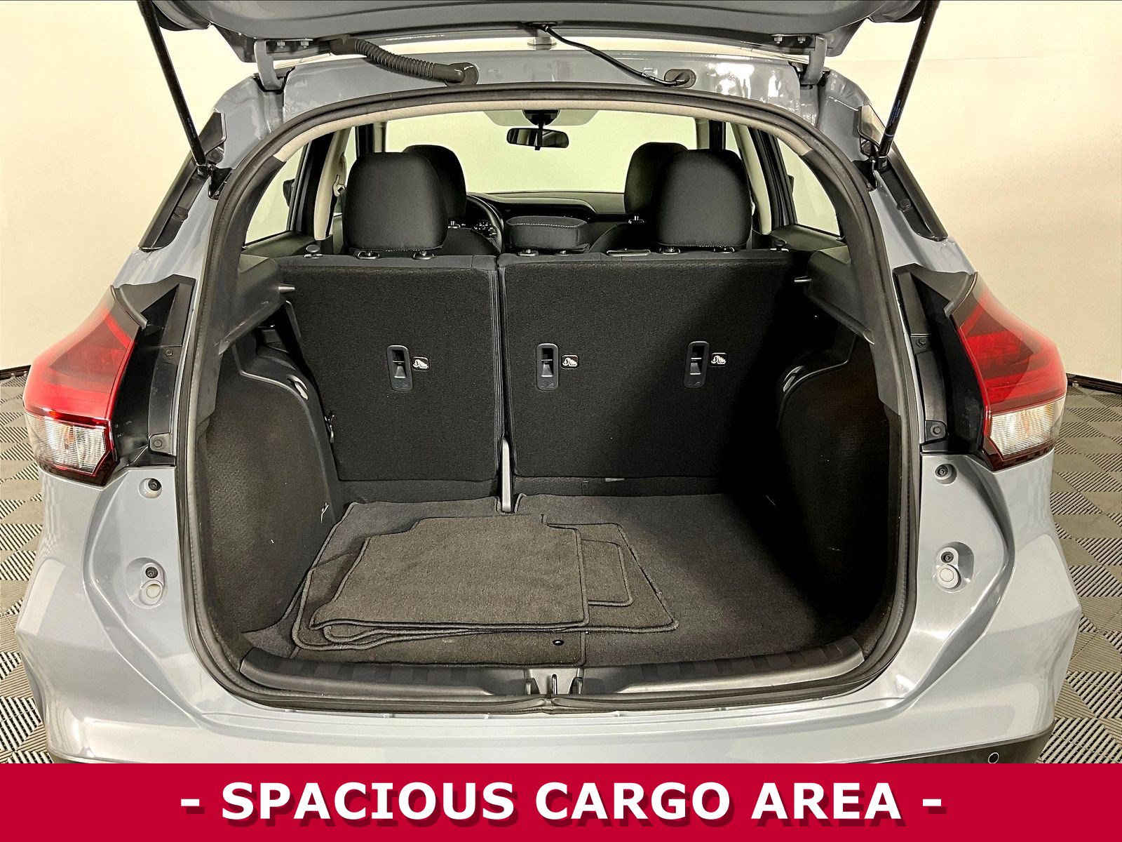 Used 2024 Nissan Kicks SV FWD image 36