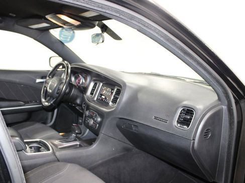 Used 2022 Dodge Charger SXT RWD image 25
