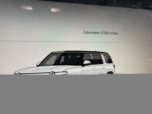 Used 2023 Rivian R1S Adventure Dual AWD/4WD image 4