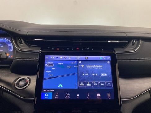 Used 2022 Jeep Grand Cherokee L Overland w/ Luxury Tech Group IV image 13