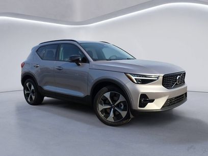 New 2026 Volvo XC40 B5 Plus w/ Protection Package Premier