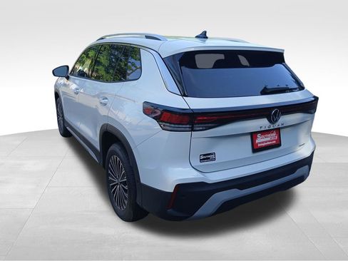 New 2025 Volkswagen Tiguan S image 3