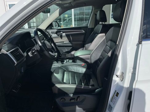 Used 2021 Volkswagen Atlas SEL Premium image 17