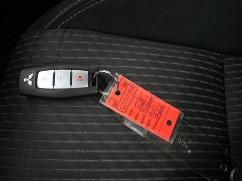 Used 2022 Mitsubishi Outlander ES image 32