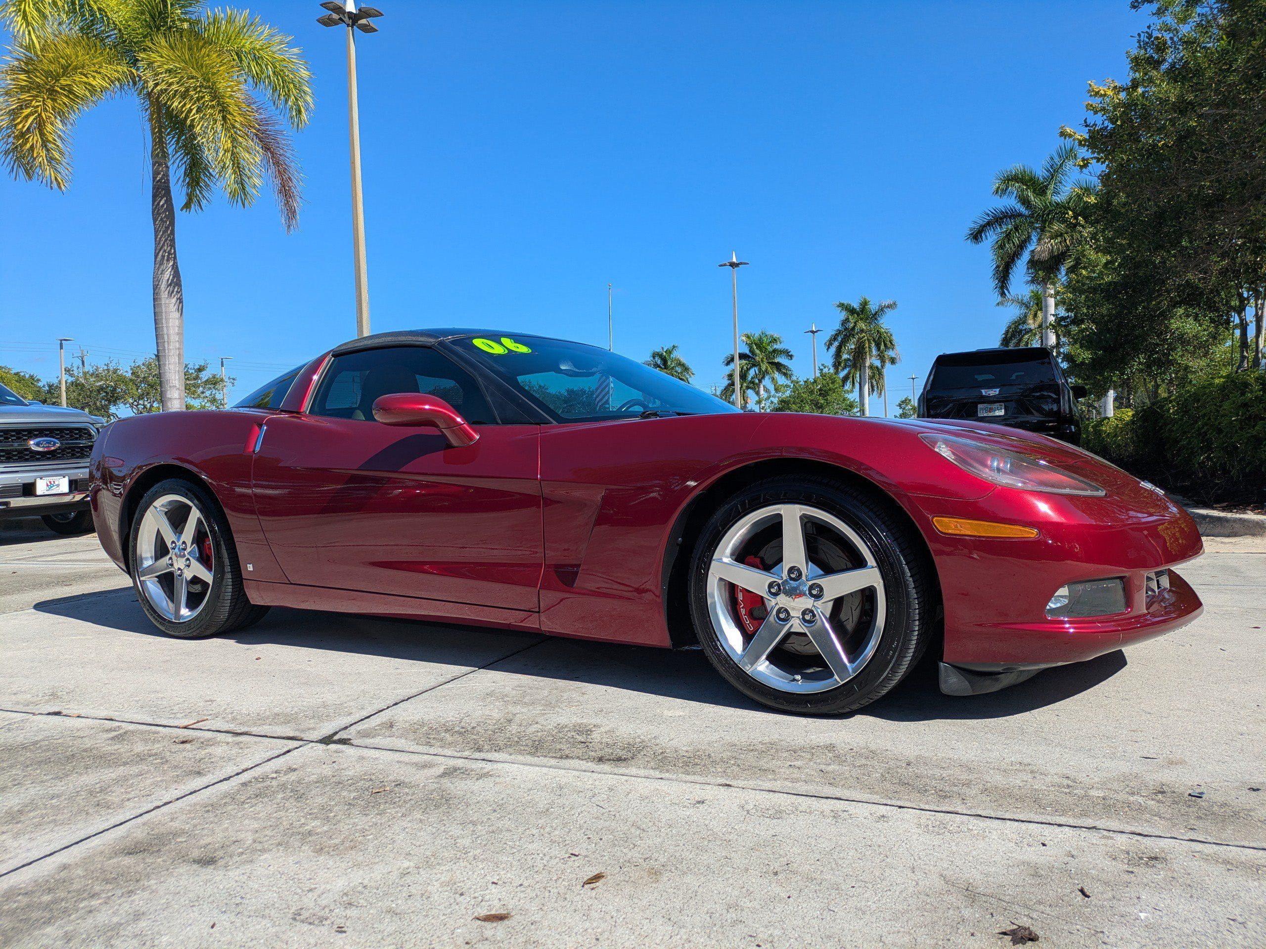 Used 2006 Chevrolet Corvette Coupe w/ Preferred Equipment Group RWD image 2
