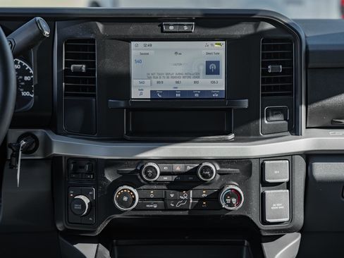 New 2026 Ford F450 XLT w/ 360-Degree Camera Package image 28