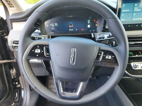 New 2026 Lincoln Corsair Premiere FWD image 23