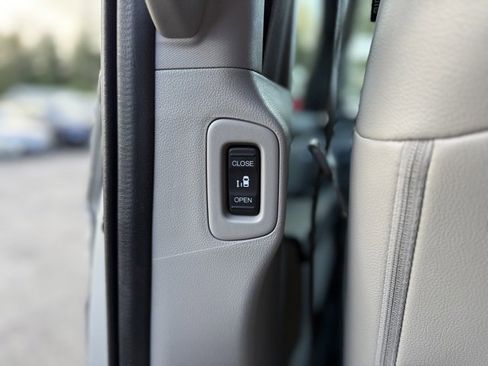 Used 2016 Honda Odyssey EX-L image 25