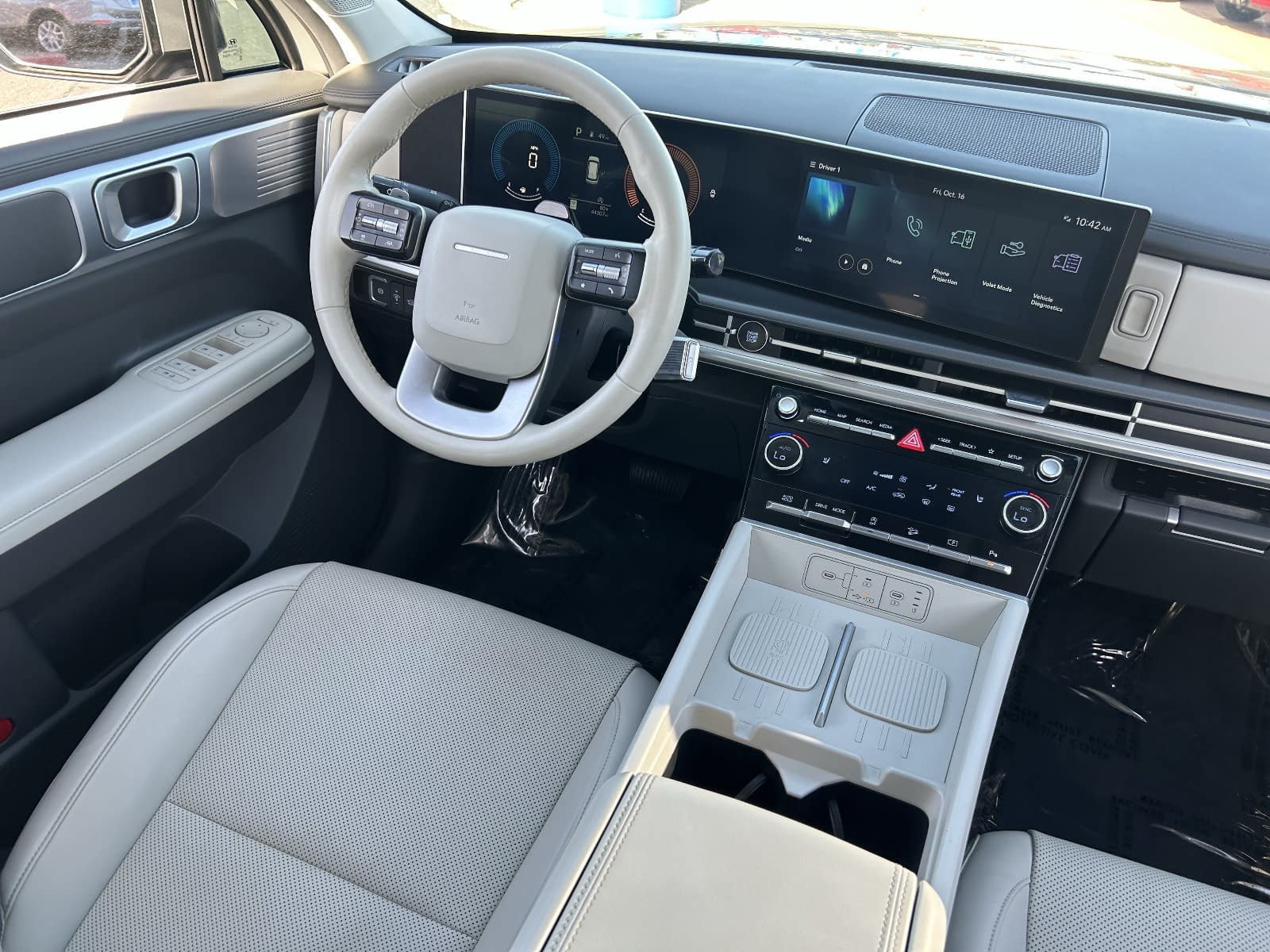 Used 2025 Hyundai Santa Fe SEL FWD image 17