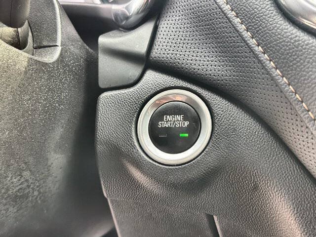 Used 2020 Chevrolet Equinox Premier w/ Premier Redline Edition FWD image 16