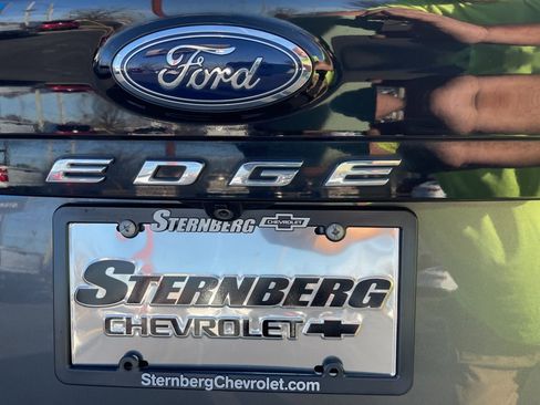 Used 2021 Ford Edge SE w/ Cargo Accessory Package image 15