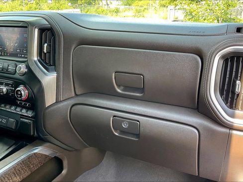 Used 2022 GMC Sierra 1500 Denali AWD/4WD image 16